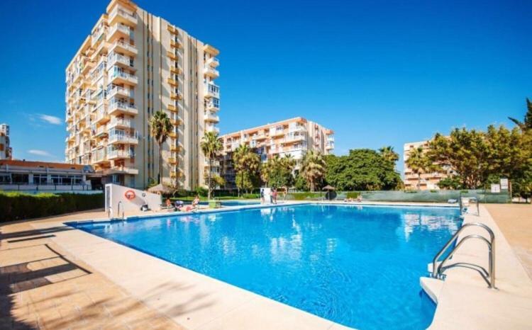 Águila apartamento con vistas al jardin Benalmadena Luaran gambar