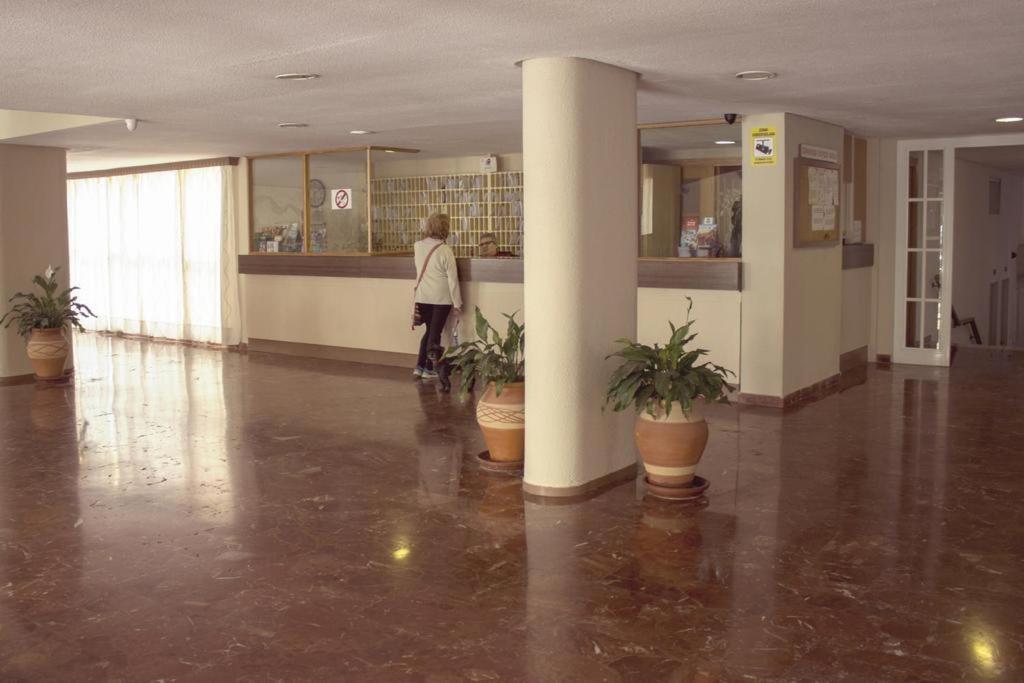 Águila apartamento con vistas al jardin Benalmadena Luaran gambar