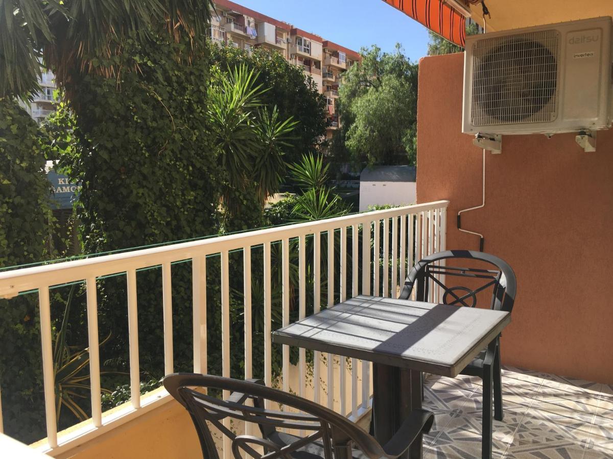 Águila apartamento con vistas al jardin Benalmadena Luaran gambar