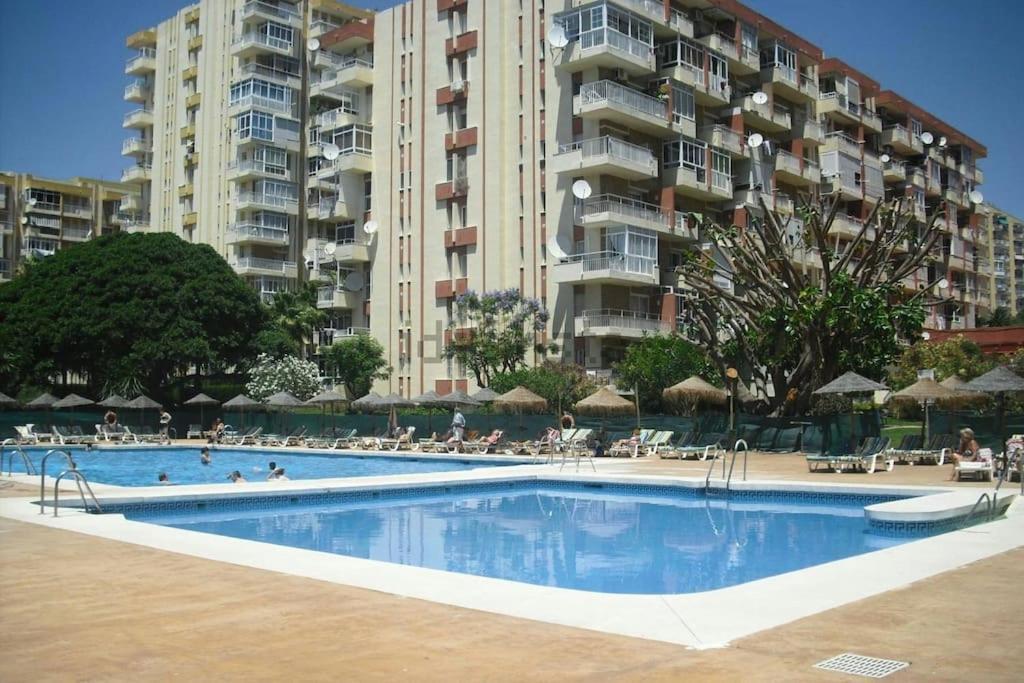 Águila apartamento con vistas al jardin Benalmadena Luaran gambar