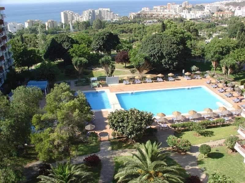 Águila apartamento con vistas al jardin Benalmadena Luaran gambar